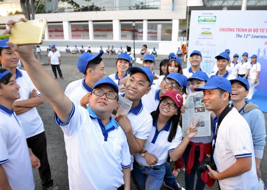 Hơn 15.000 người tham gia đi bộ vì người nghèo đón Tết ảnh 2